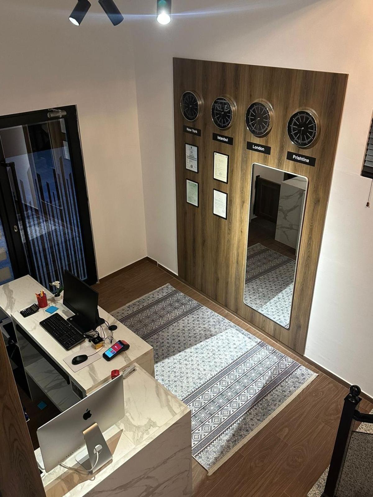 Hotel Europa Prishtina Pristina Kültér fotó