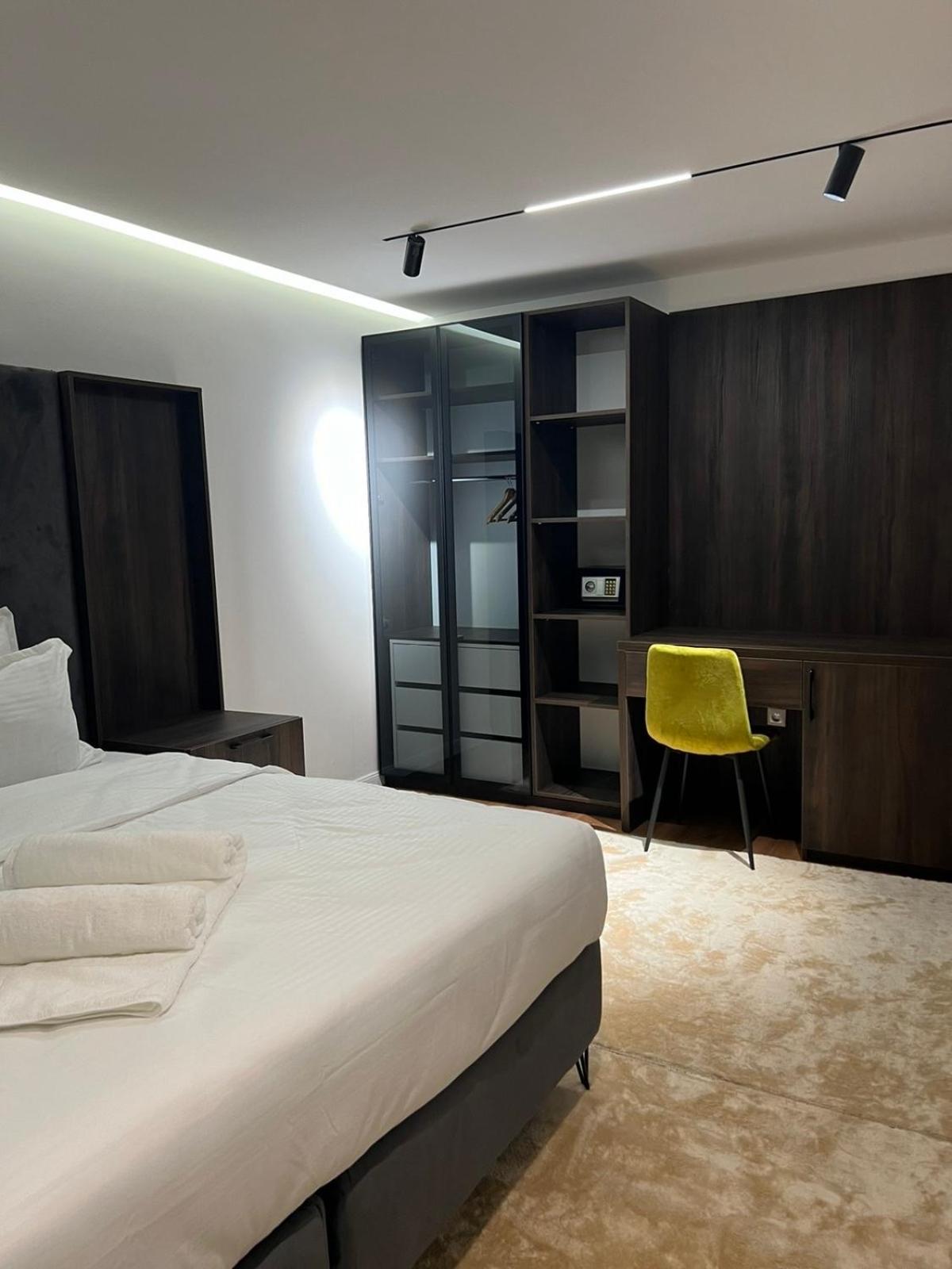 Hotel Europa Prishtina Pristina Kültér fotó