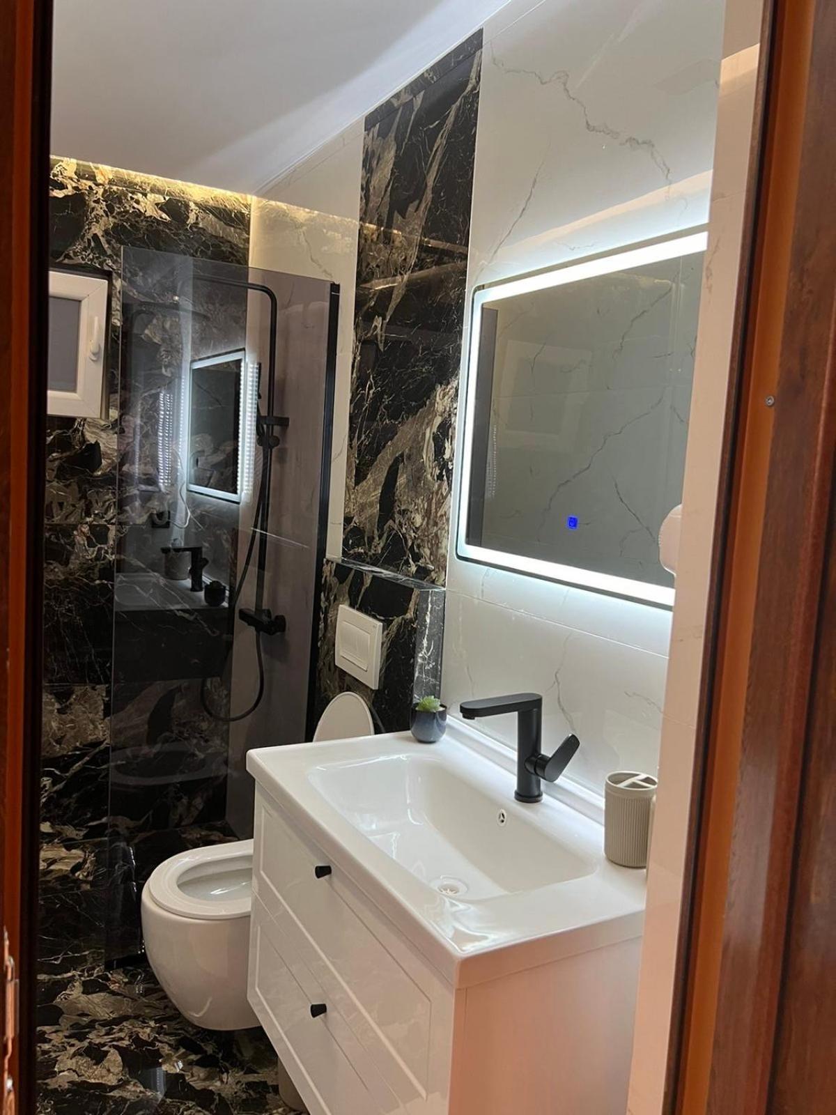 Hotel Europa Prishtina Pristina Kültér fotó